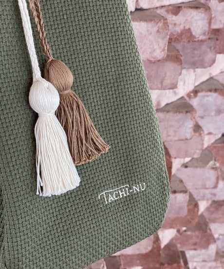 残りわずかSTRING　数量限定KHAKI　※タッセルチャームSサイズ2個付き