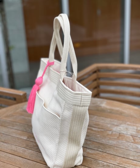 UNIVERSALトート数量限定IVORY※ピンク刺繍