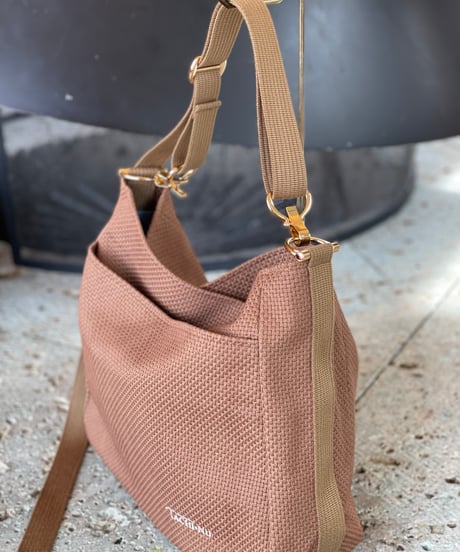 新作Round camel