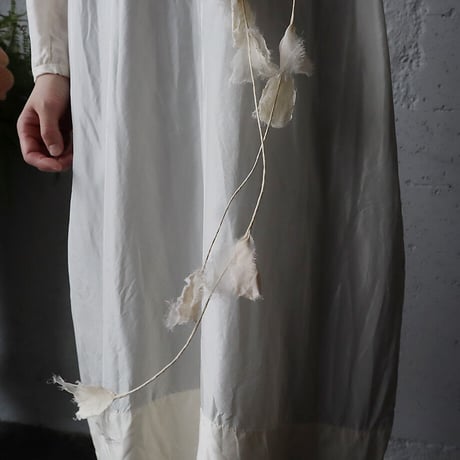 TOWAVASE Collier dress (ivory)