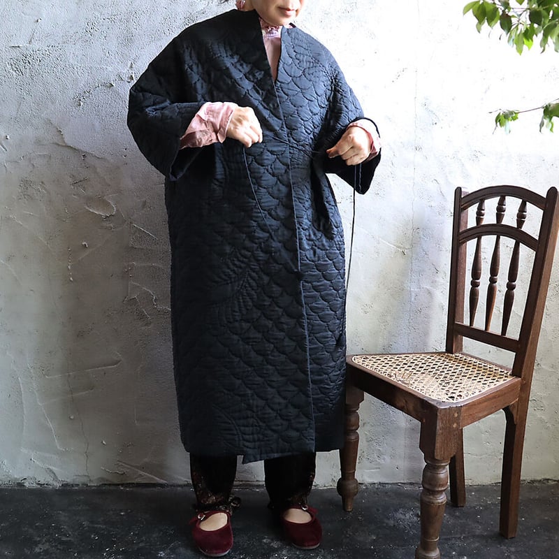 TOWAVASE silk quilt robe (black) | nii-B | WEBSHOP TOWAVASE silk quilt robe (black) | nii-B | WEBSHOP