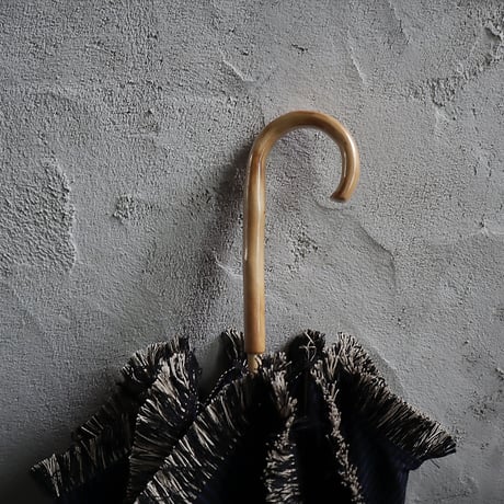 Tabrik fringe parasol (black x blue stripe mix fringe)