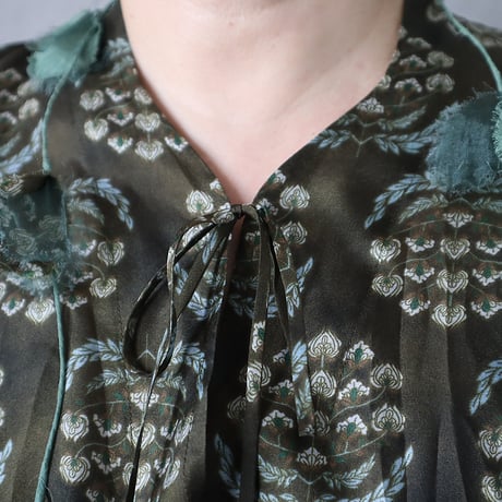 TOWAVASE sarasa silk blouse charlotte (khaki)
