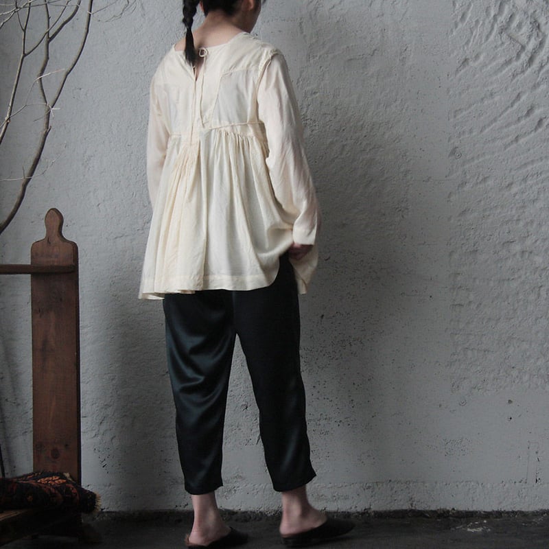 TOWAVASE Artisan blouse (ivory) | nii-B | WEBSHOP