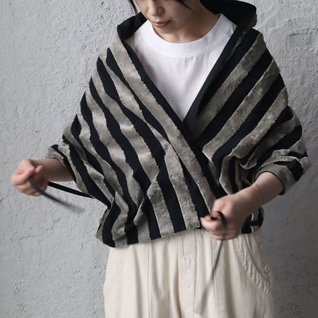 .less stripe  bolero stole