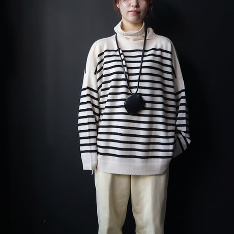 TOWAVASE Basque pullover (turtleneck)
