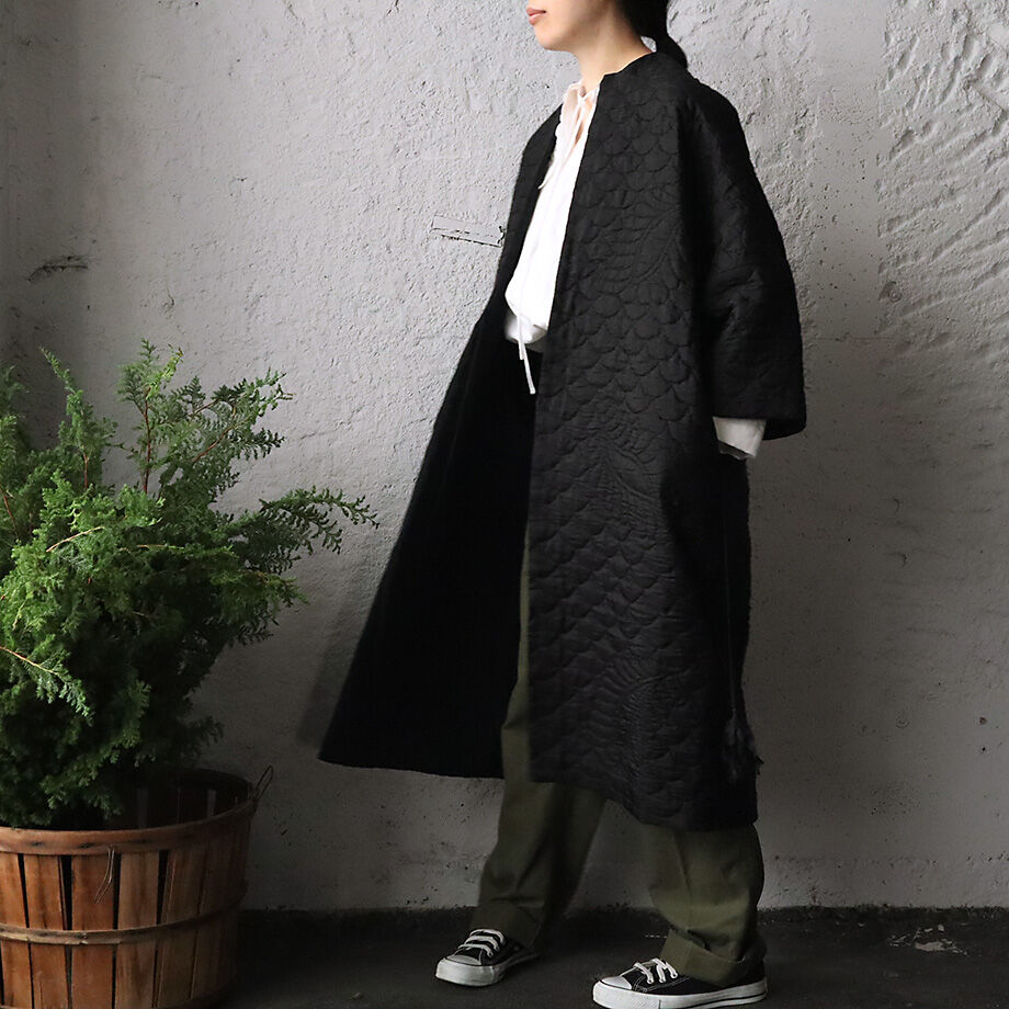TOWAVASE silk quilt robe (black) | nii-B | WEBSHOP TOWAVASE silk quilt robe (black) | nii-B | WEBSHOP