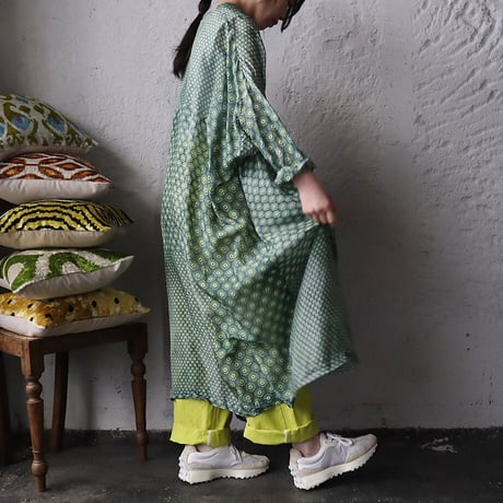 TOWAVASE Sarasa dress Jad (green)