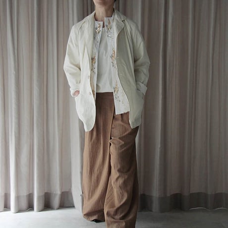 TOWAVASE Noix vest (White x gold)
