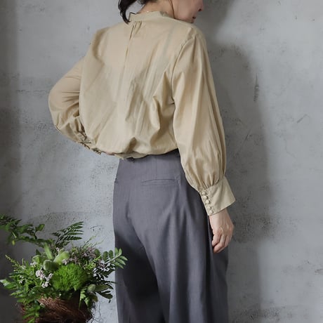 R&D.M.Co- peasant sleeve blouse (beige)