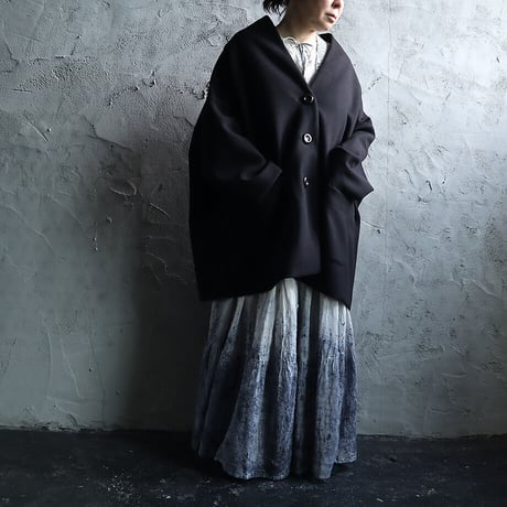 .less  cocoon coat (black)