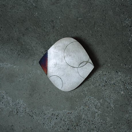 shima brooch  large C