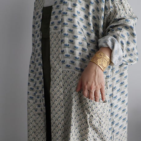 TOWAVASE sarasa silk robe (ivory)