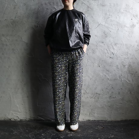 Le pivot flower print  rough pants (navy mix)