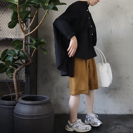 .less back gather blouse (black)