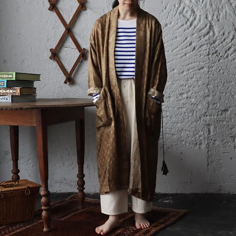 TOWAVASE sarasa silk robe (camel)