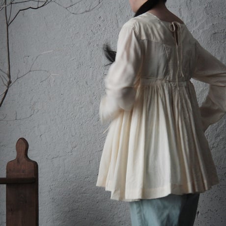 TOWAVASE Artisan blouse (ivory)