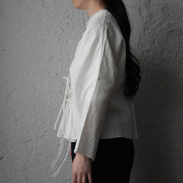 TOWAVASE Bon Voyage blouse (white) | nii-B | WE
