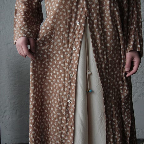 TOWAVASE Sarasa shirts dress (camel)