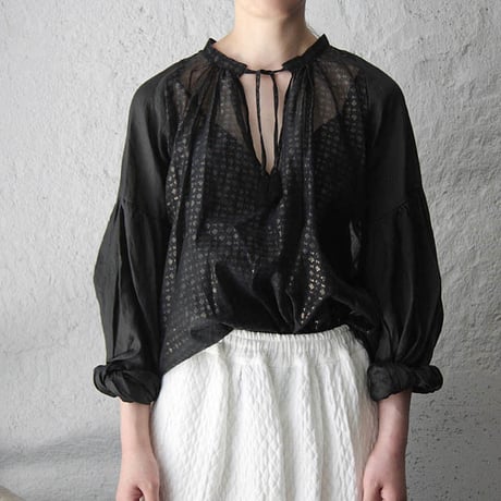 Tabrik bronze print  blouse (black)