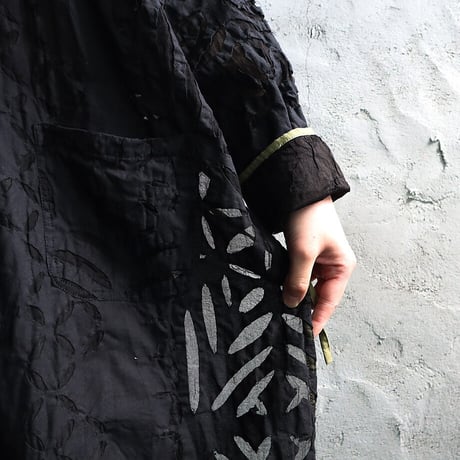 saruche hand cutwork long jacket (black)