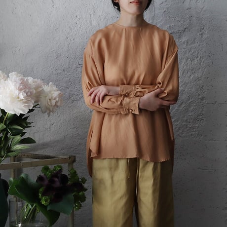 R&D.M.Co- silk pullover (cameo)