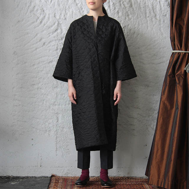 TOWAVASE 2019 シルクキルトローブコート　ブラック TOWAVASE silk quilt robe | nii-B | WEBSHOP