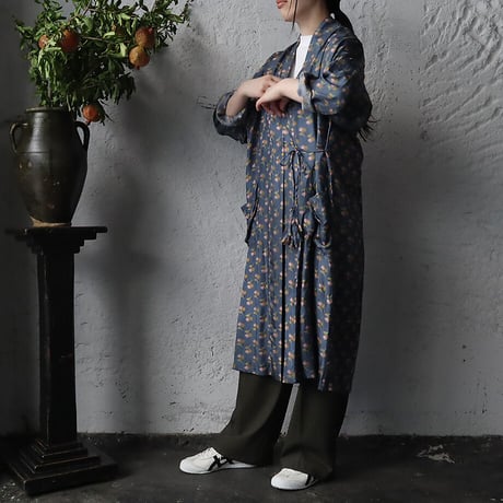 TOWAVASE sarasa silk robe Louis (navy)