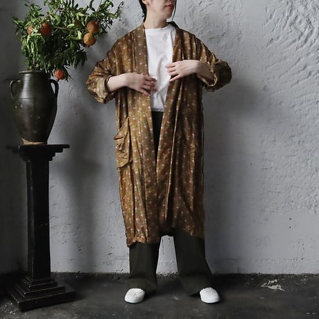 TOWAVASE sarasa silk robe Louis (camel)
