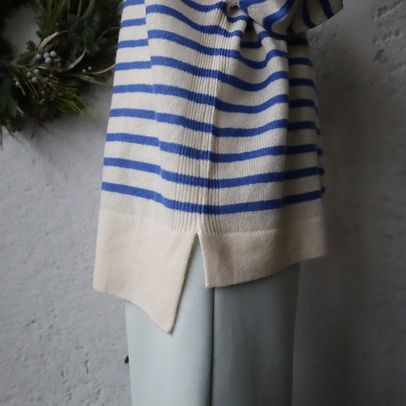 TOWAVASE Basque pullover (ivory x blue) | nii-B