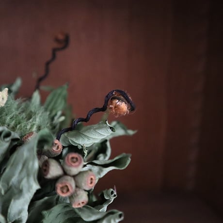 dry flower arrangement (green)