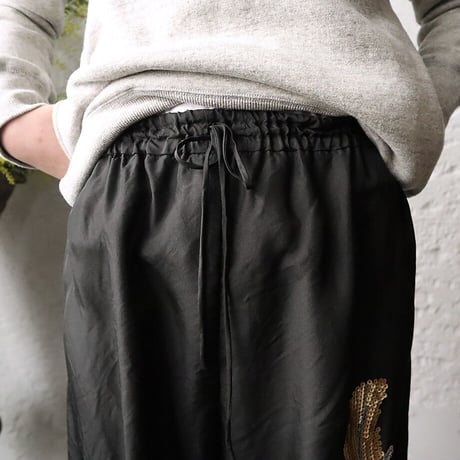 TOWAVASE Aile silk short pants (black)