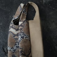 chiihao conveni bag (s) python x greige