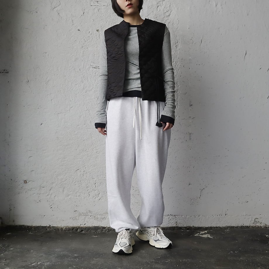 定価8.6万円 TOWAVASE キルトベスト キルティングベスト トワヴァーズ TOWAVASE silk quilt vest (black) | nii-B | WEBSHOP
