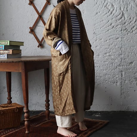 TOWAVASE sarasa silk robe (camel)