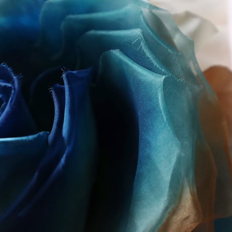 TOWAVASE Yvette brooch (blue)