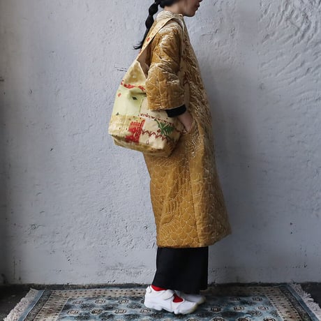 TOWAVASE  velvet quilt robe  (camel)