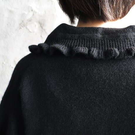 TOWAVASE Volant cardigan (black)