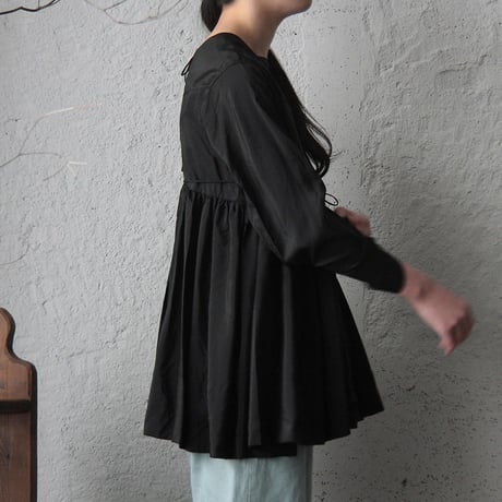 TOWAVASE Artisan blouse (black)