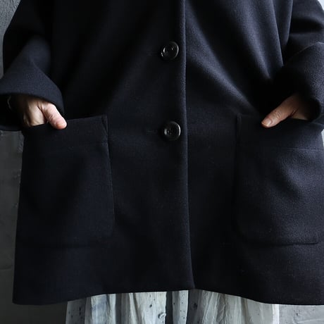 .less  cocoon coat (black)
