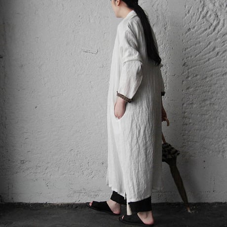 Tabrik linen robe (white)