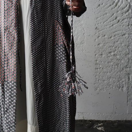 TOWAVASE sarasa silk robe (gray)
