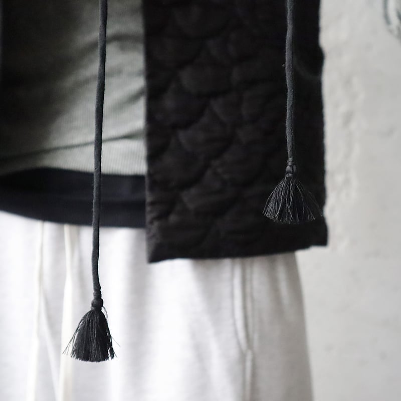 TOWAVASE silk quilt vest (black) | nii-B | WEBSHOP