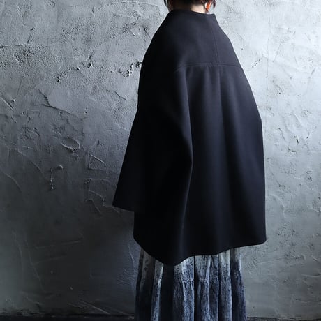 .less  cocoon coat (black)