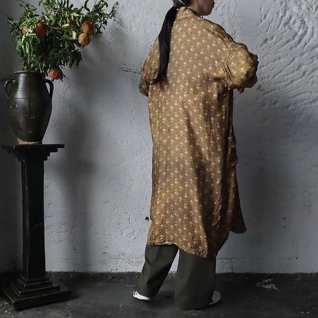 TOWAVASE sarasa silk robe Louis (camel)