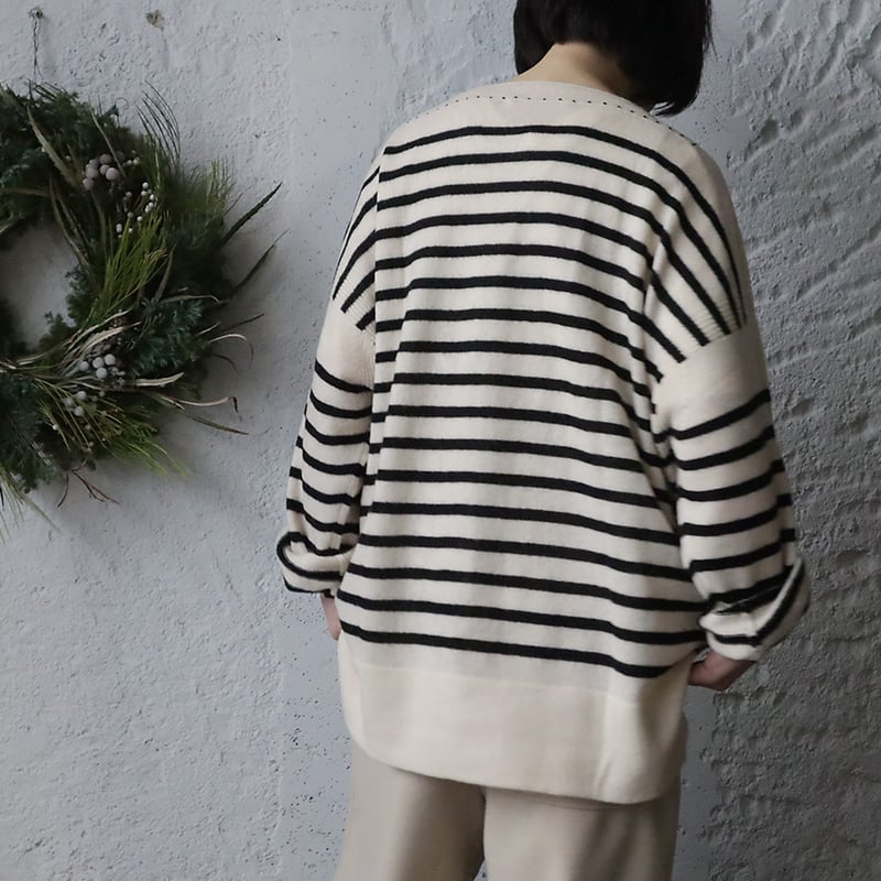 TOWAVASE Basque pullover (ivory x black) | nii-