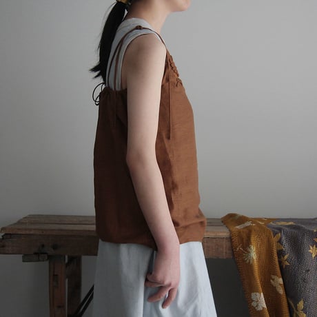TOWAVASE Bon Voyage camisole (camel)