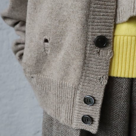 RYU KAGA damaged knit caradigan (beige)