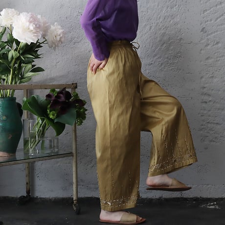 TOWAVASE Elsa silk pants (beige)