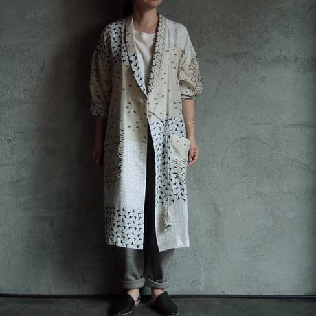 TOWAVASE Lu Cygne silk robe